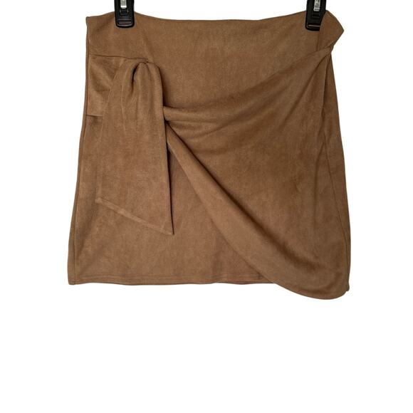 Altar’d State🍂Faux Suede Wrap Mini Skirt Women’s Size L Tan Brown Boho Chic - Picture 1 of 11